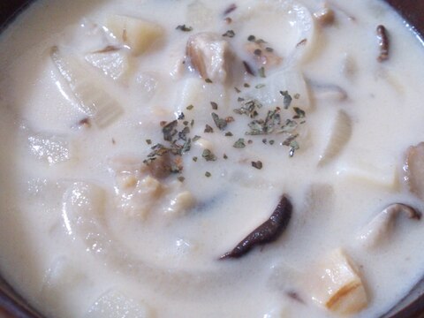 しいたけの旨みがぎゅっ!クラムチャウダー